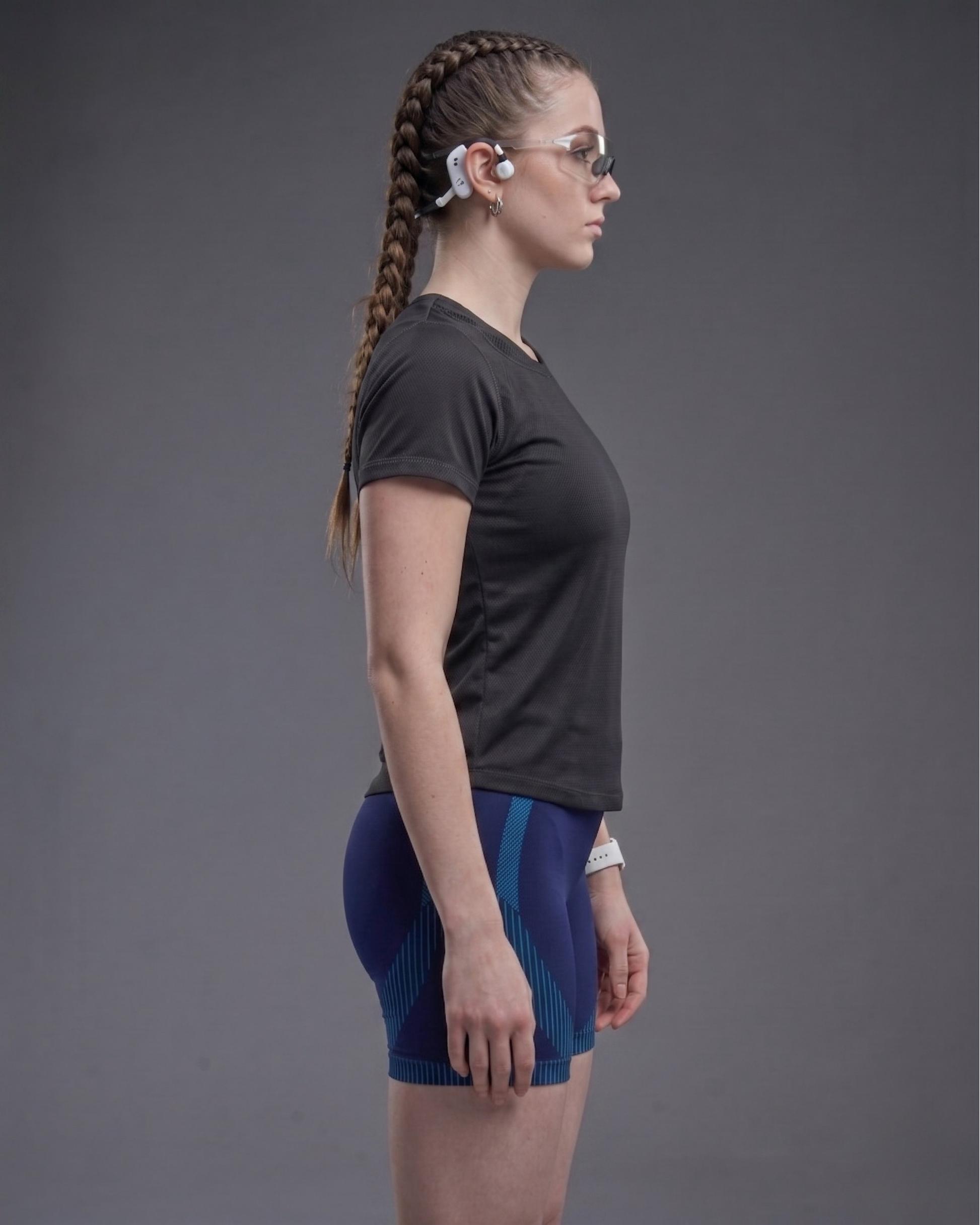 Women’s moisture-wicking round neck gym t-shirt