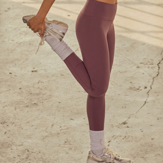 Soft stretch fabric wine women tights